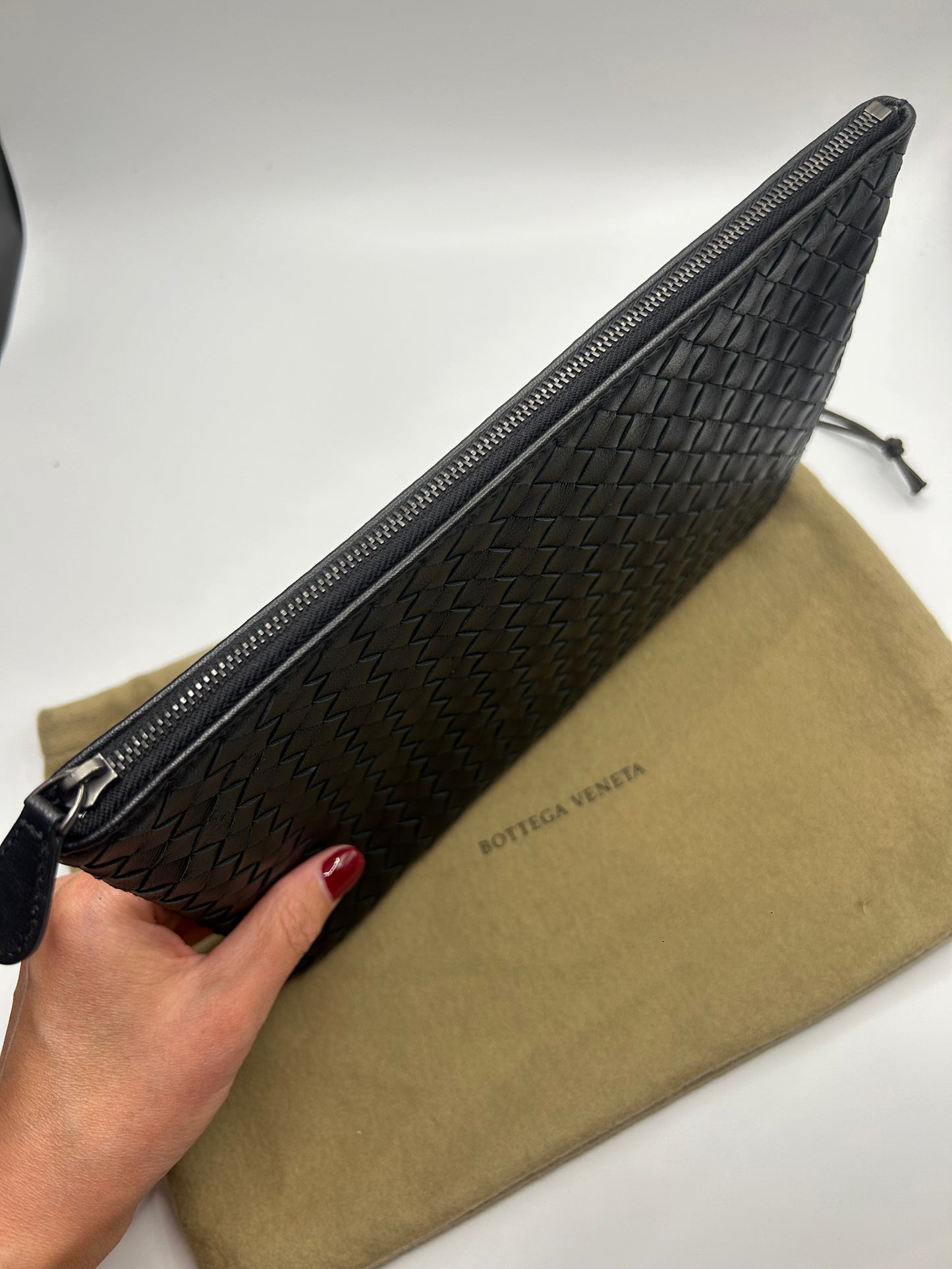 Bottega Veneta Clutch in Black Inerccisto leather