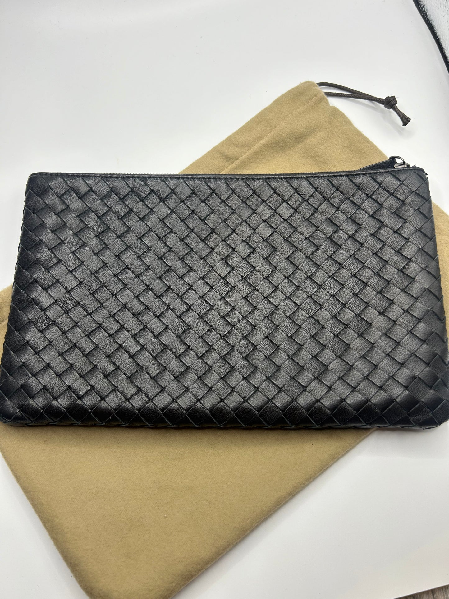 Bottega Veneta Clutch in Black Inerccisto leather