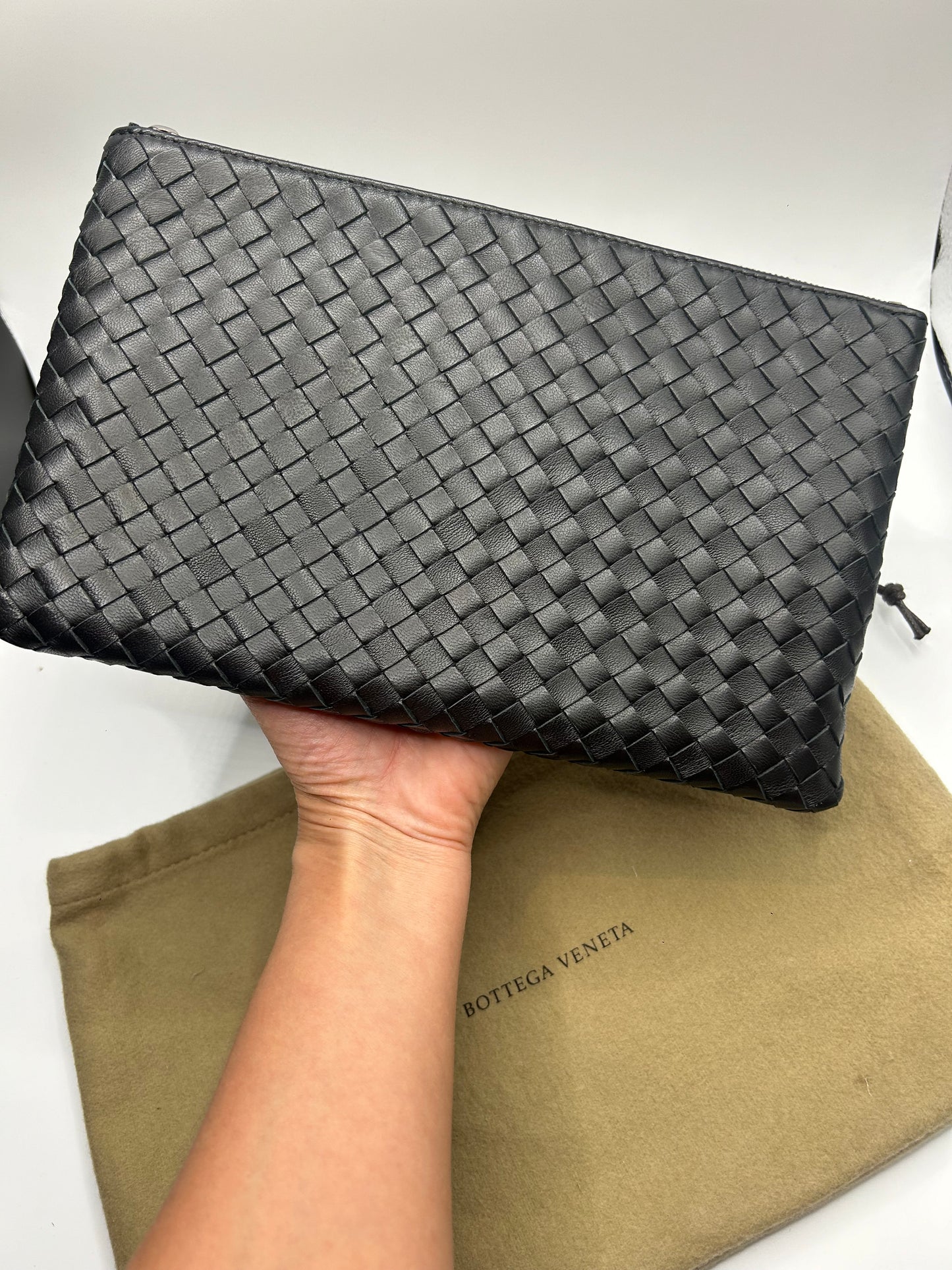 Bottega Veneta Clutch in Black Inerccisto leather